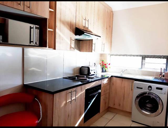 2 BEDROOM TOWNHOUSE RENTED IN FAIRVIEW
